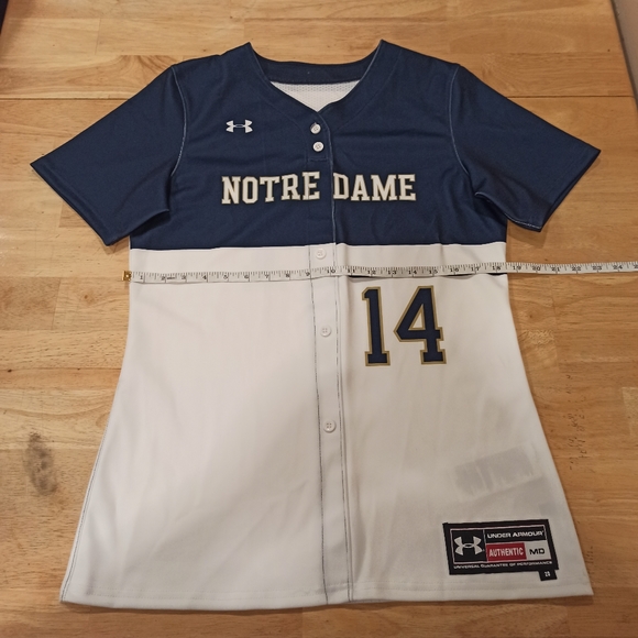 Under armour women's Short sleeve bottom down shirt. Size medium - Picture 9 of 11